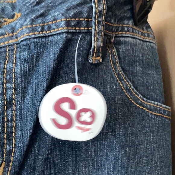 So skinny jean  with decorative stitching on back pockets size 15 - Picture 13 of 17